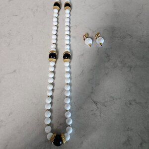 SET OF MATCHING WHITE, BLACK AND GOLD BEAD 40" L NECKLACE WITH MATCHING EARRINGS